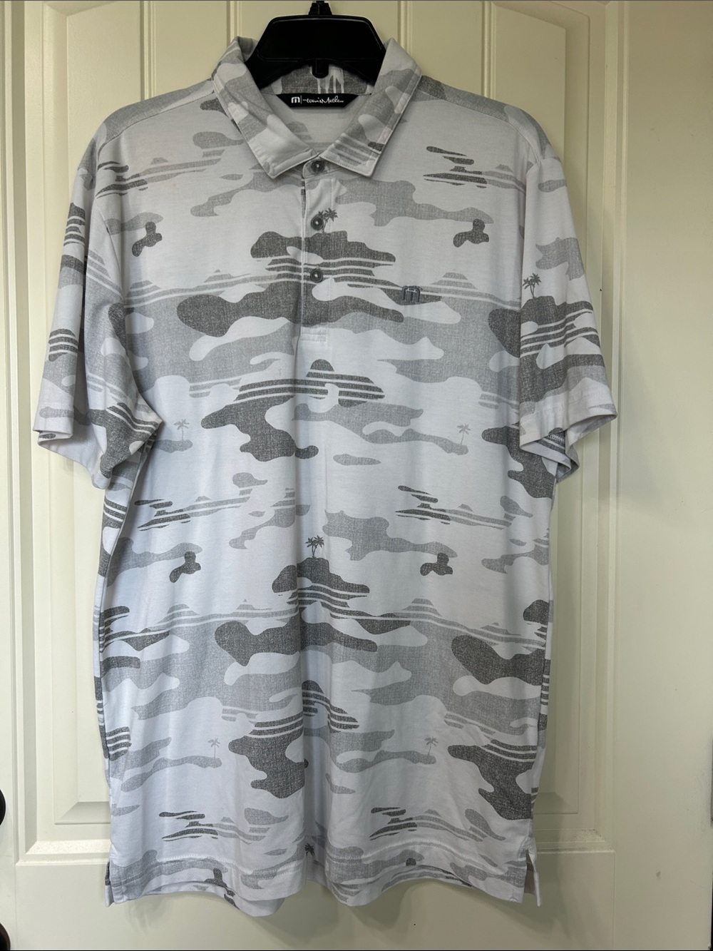 Travis Mathew’s Men's Light Gray Camouflage Polo Shirt - Subtle Print Size Large